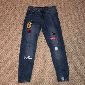Super cute Women’s Patched Jeans! Size 4 (Small)